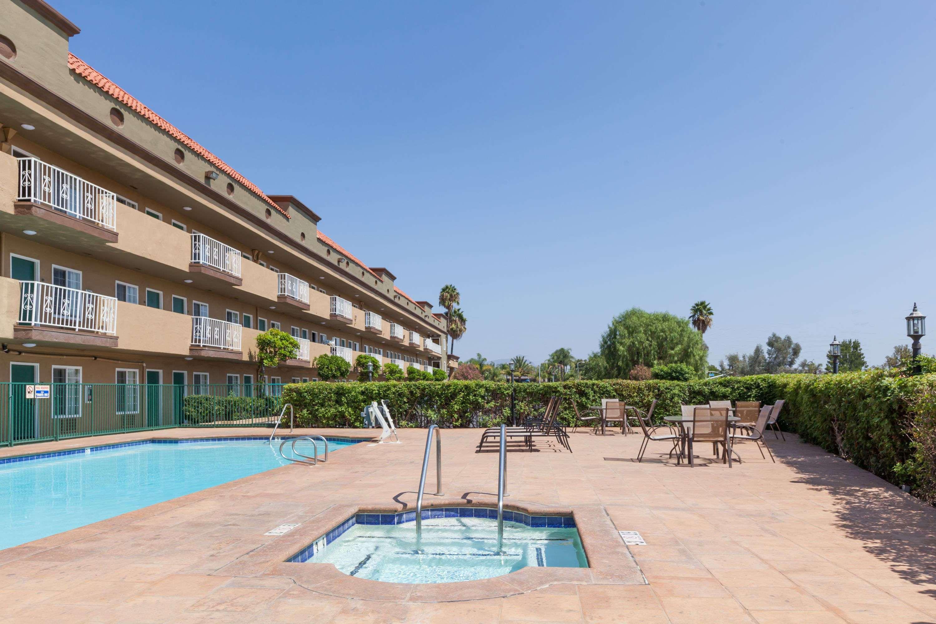 Travelodge By Wyndham Sylmar Ca Hotel
