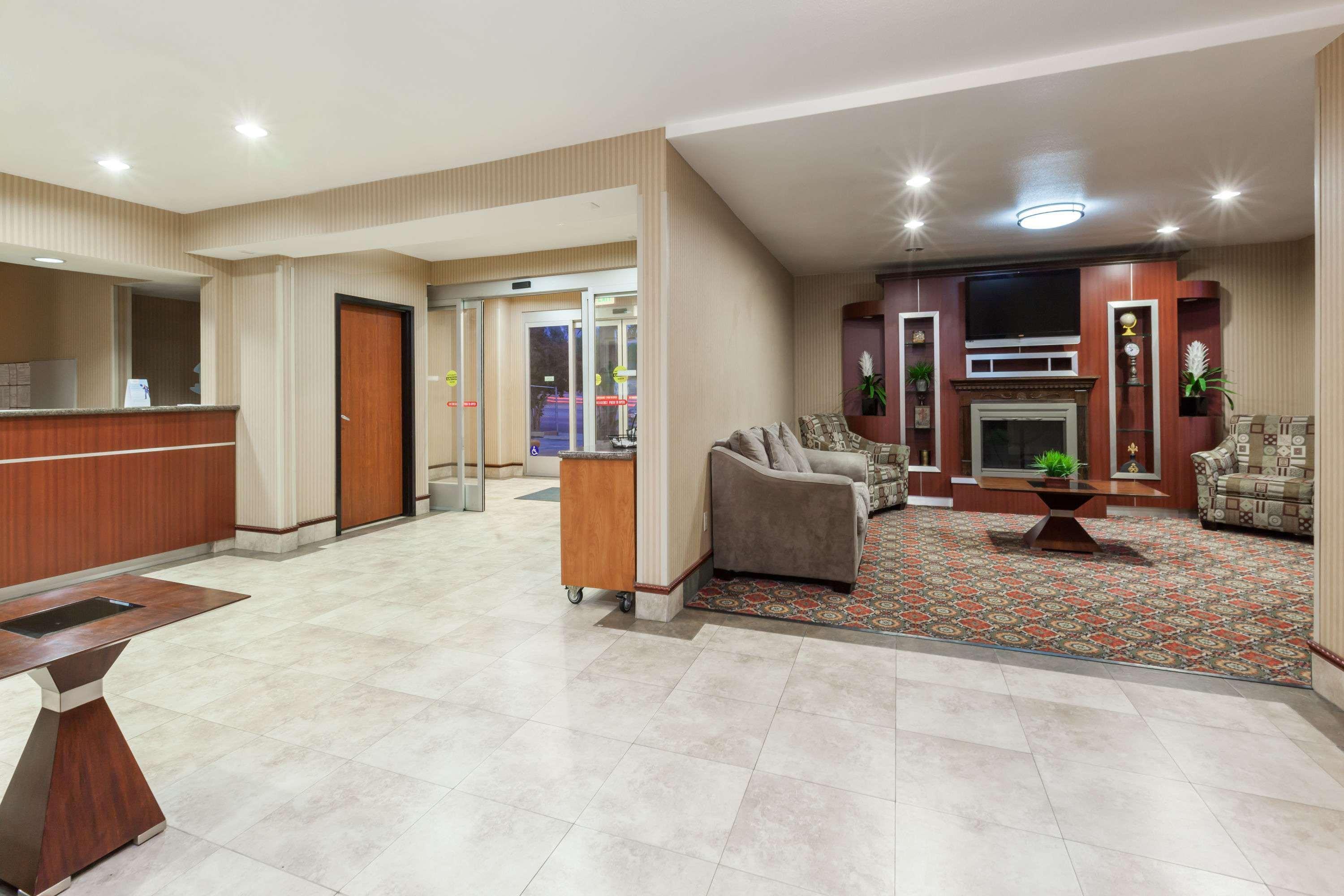 Hotel Travelodge By Wyndham Sylmar Ca 2*