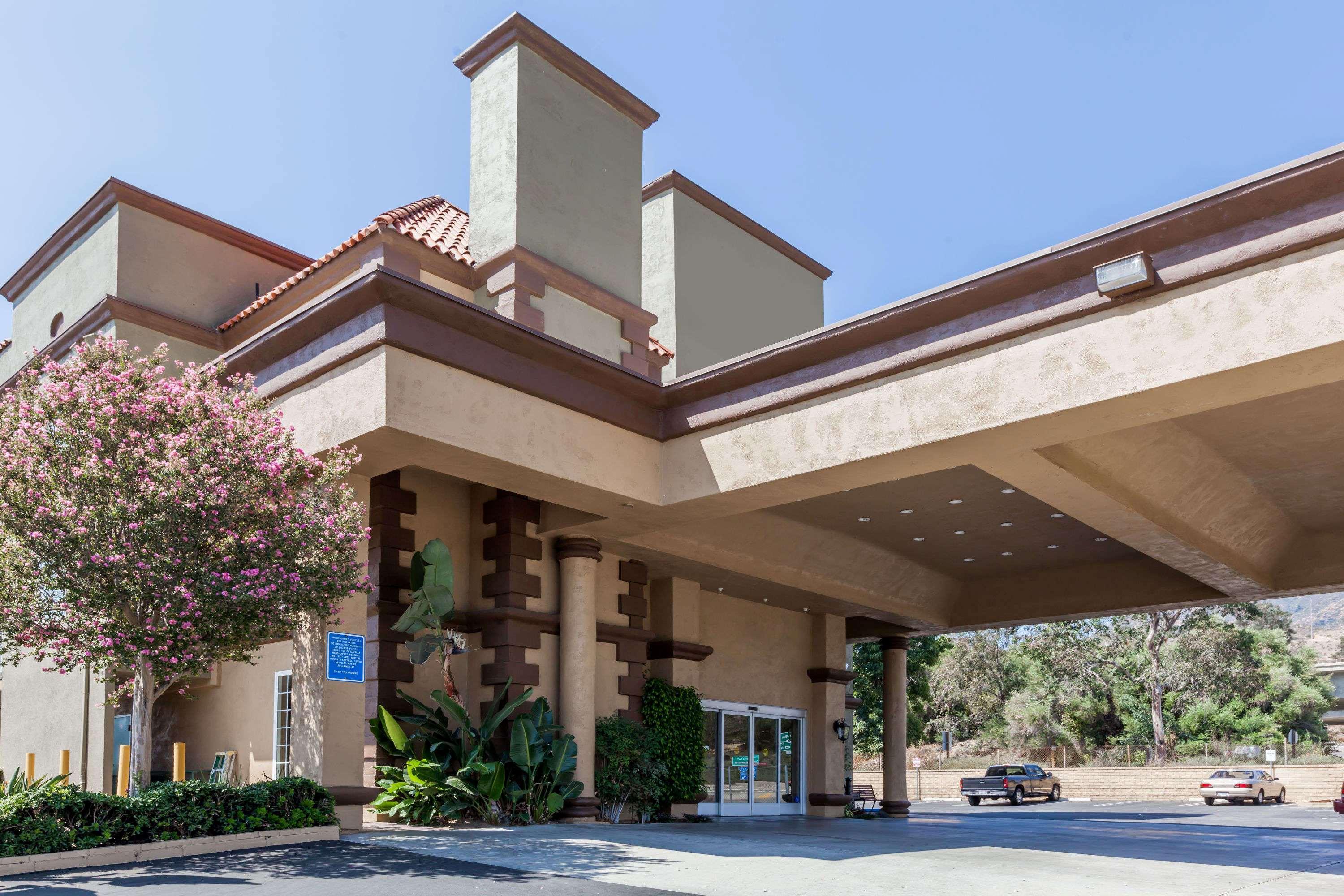 Hotel Travelodge By Wyndham Sylmar Ca 2*